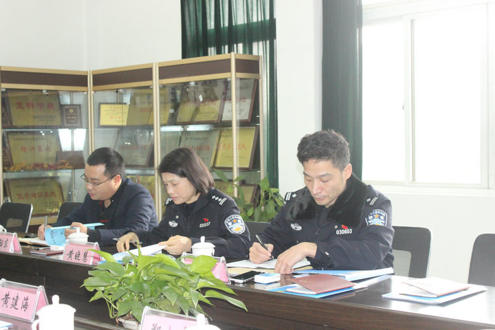 溫州市公安局治安支隊(duì)領(lǐng)導(dǎo)蒞臨溫州市保安職業(yè)學(xué)校、溫州國泰保安服務(wù)有限公司調(diào)研檢查指導(dǎo)工作